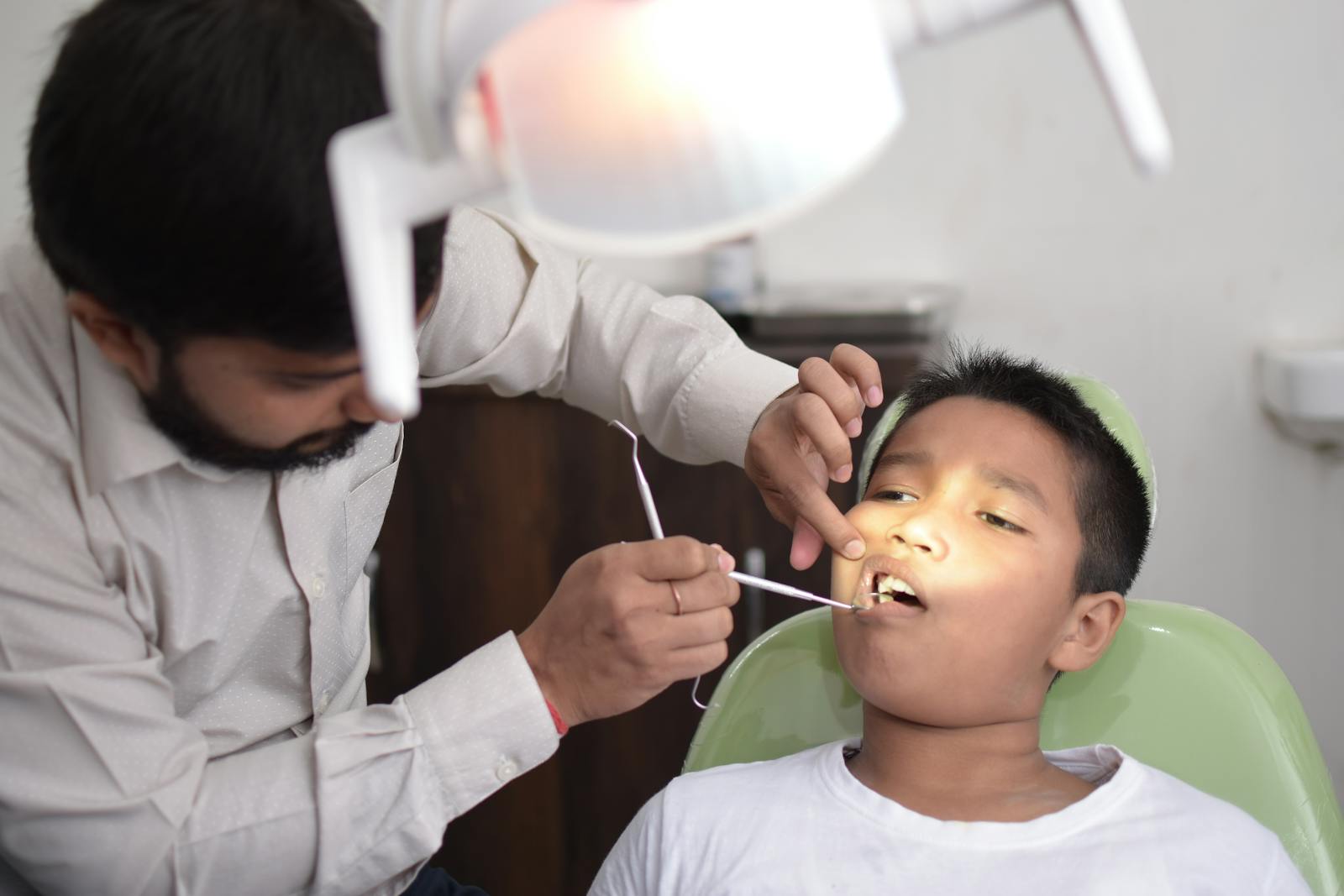 Your Child’s First Dental Visit in Burnaby: A Highgate Family Dentist’s Friendly Guide